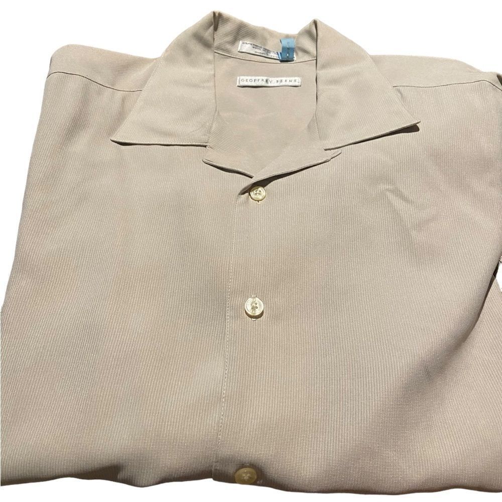 Geoffrey Beene size large shirt sleeved button up shirt like new see pics
